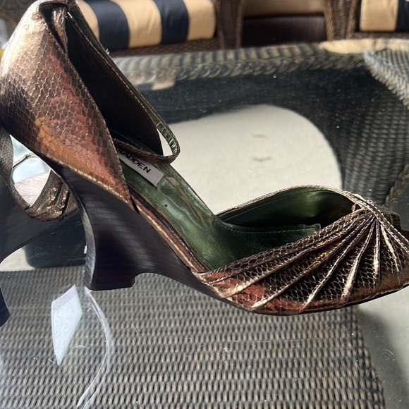 ⭐️ Bogo ⭐️ Steve Madden 8 wedge open toe copper clr shoes sandals - Picture 4 of 8